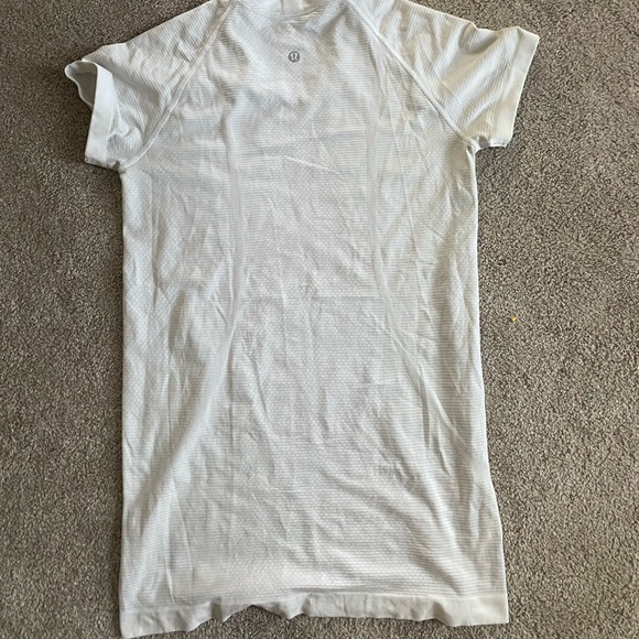 LULULEMON SWIFTLY TECH- WHITE SIZE 6 - Picture 2 of 3